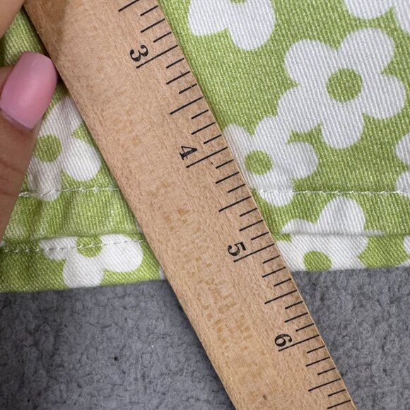 ASOS Short Womens Size 10 Green Daisy Print Slouchy Mom High Rise 5" Inseam - Picture 3 of 9